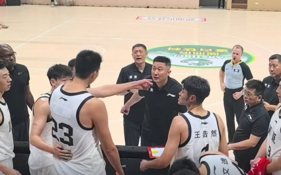 提出交易申请！媒体人：那次纷争可能让徐昕和杜锋很难再继续合作